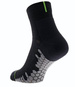 Outdoor Socken inov-8 3-Season Mid – schwarz/grau Doppelpack (2 Paar) Laufsocken